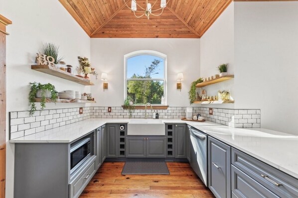 Microwave, stovetop, dishwasher