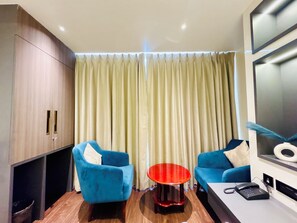 Executive Double Room, Sea View | Free WiFi, bed sheets