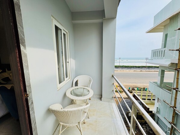 Deluxe Double Room, Balcony, City View | Balcony