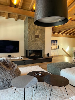 TV, fireplace - T4 spacieux avec cheminée (Peisey-Nancroix)