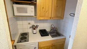 Refrigerador, microondas, horno, tostadora