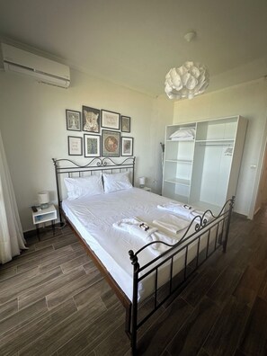 2 chambres, fer et planche à repasser, accès Internet, draps fournis