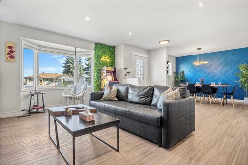 Pac-Man fun, pet-friendly comfort, and cozy vibes near Downtown Edmonton