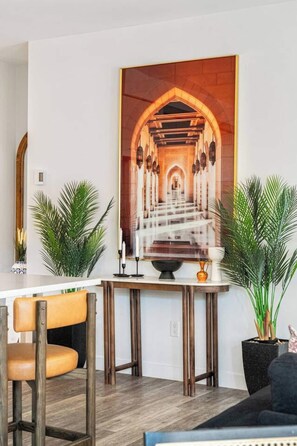 Interior - Stylish ground-floor suite steps from Whyte Ave, cafes, and river trails (Edmonton)