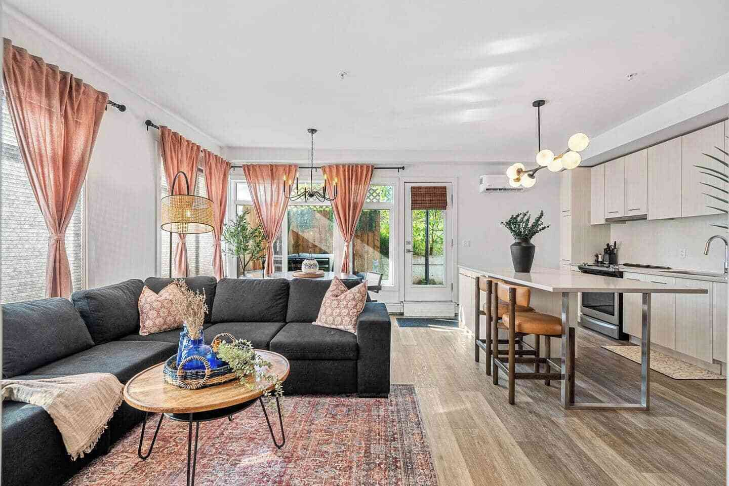 Televisión y oficina 