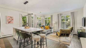 Televisión, oficina