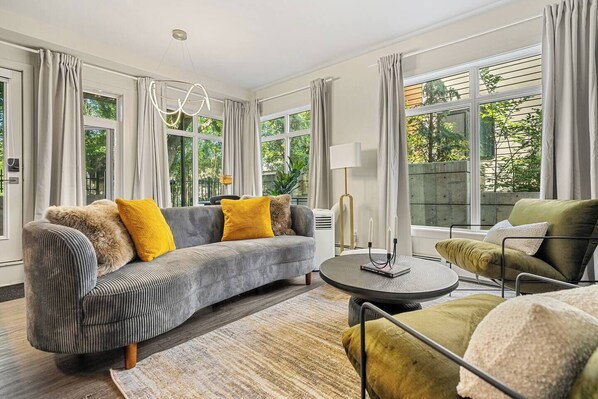 Televisión, oficina