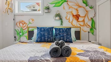 2 habitaciones, tabla de planchar con plancha y cuna de viaje