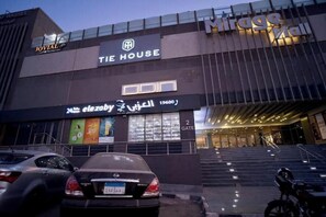 Exterior - 3BR Penthouse w/ private jacuzzi (New Cairo City)