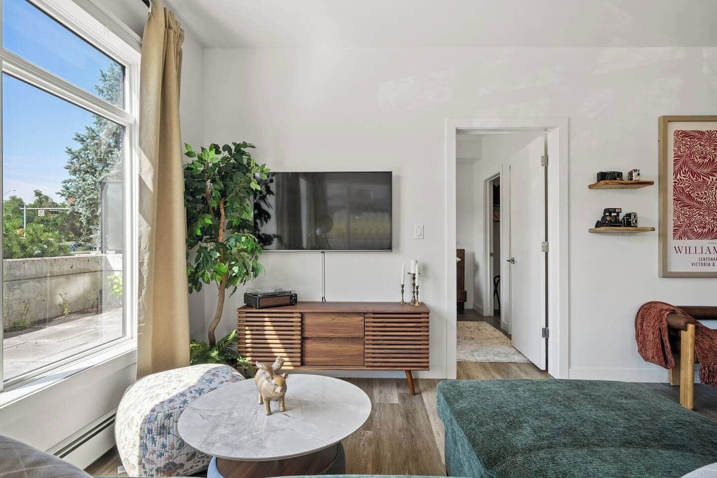 Private Patio Stay Near Whyte Ave, Uofa Hospital, And West Edmonton Mall - カナダ エドモントン