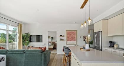 Private patio stay near Whyte Ave, UofA Hospital, and West Edmonton Mall