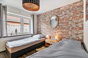 3 bedrooms, iron/ironing board, WiFi, bed sheets
