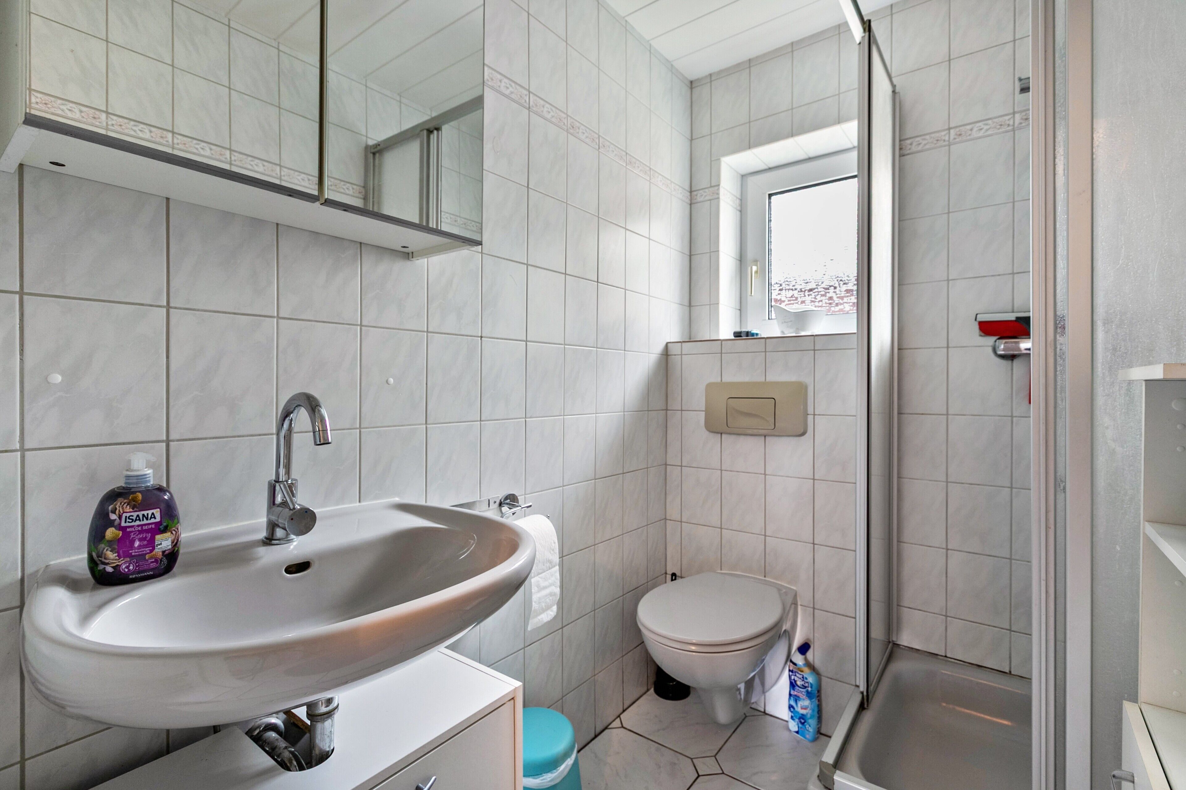 Dusch, hårtork och handdukar