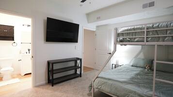 3 bedrooms, WiFi, bed sheets