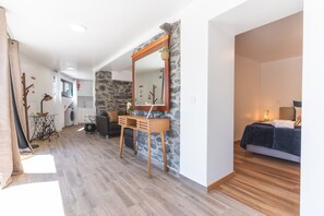 1 bedroom, iron/ironing board, travel cot, free WiFi