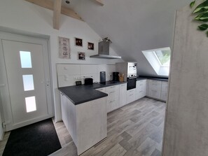Fridge, microwave, oven, stovetop