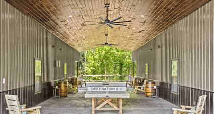 New Barn/ Sleeps 12/ 2 Hot Tubs/ EV Charger