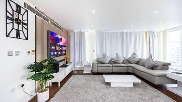 Superior Apartment, Balcony, City View | Living area