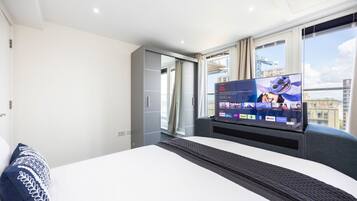 Superior Apartment, Balcony, City View | Iron/ironing board, free WiFi