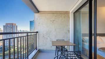 Basic Apartment | Outdoor dining