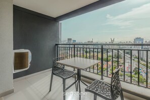 Basic Apartment | Outdoor dining