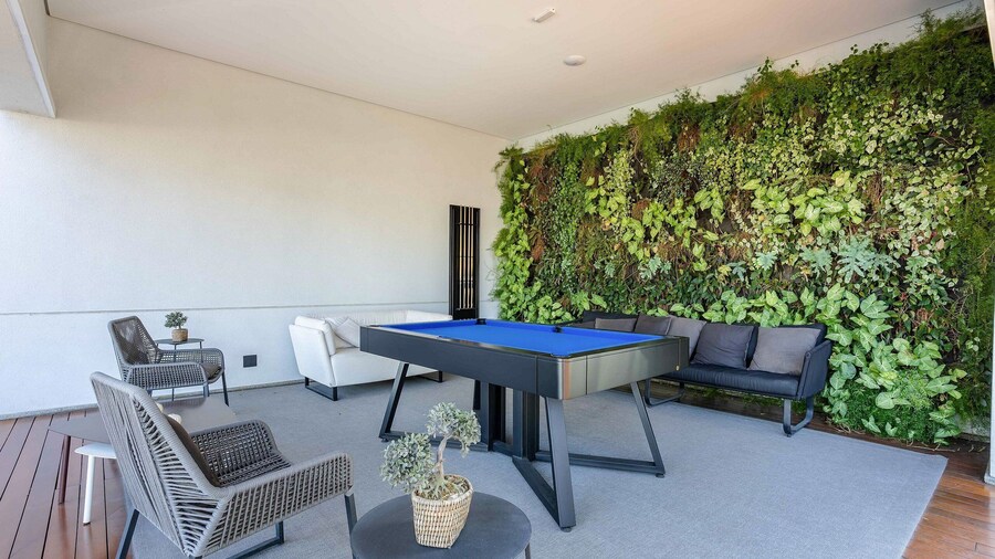 Modern Studios in a Building With a Pool in Vila Cordeiro - CTB