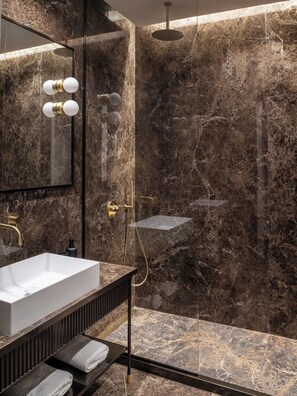 Design Double Room | Bathroom