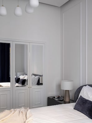 Chambre Double Design | Minibar, coffres-forts dans les chambres, rideaux occultants