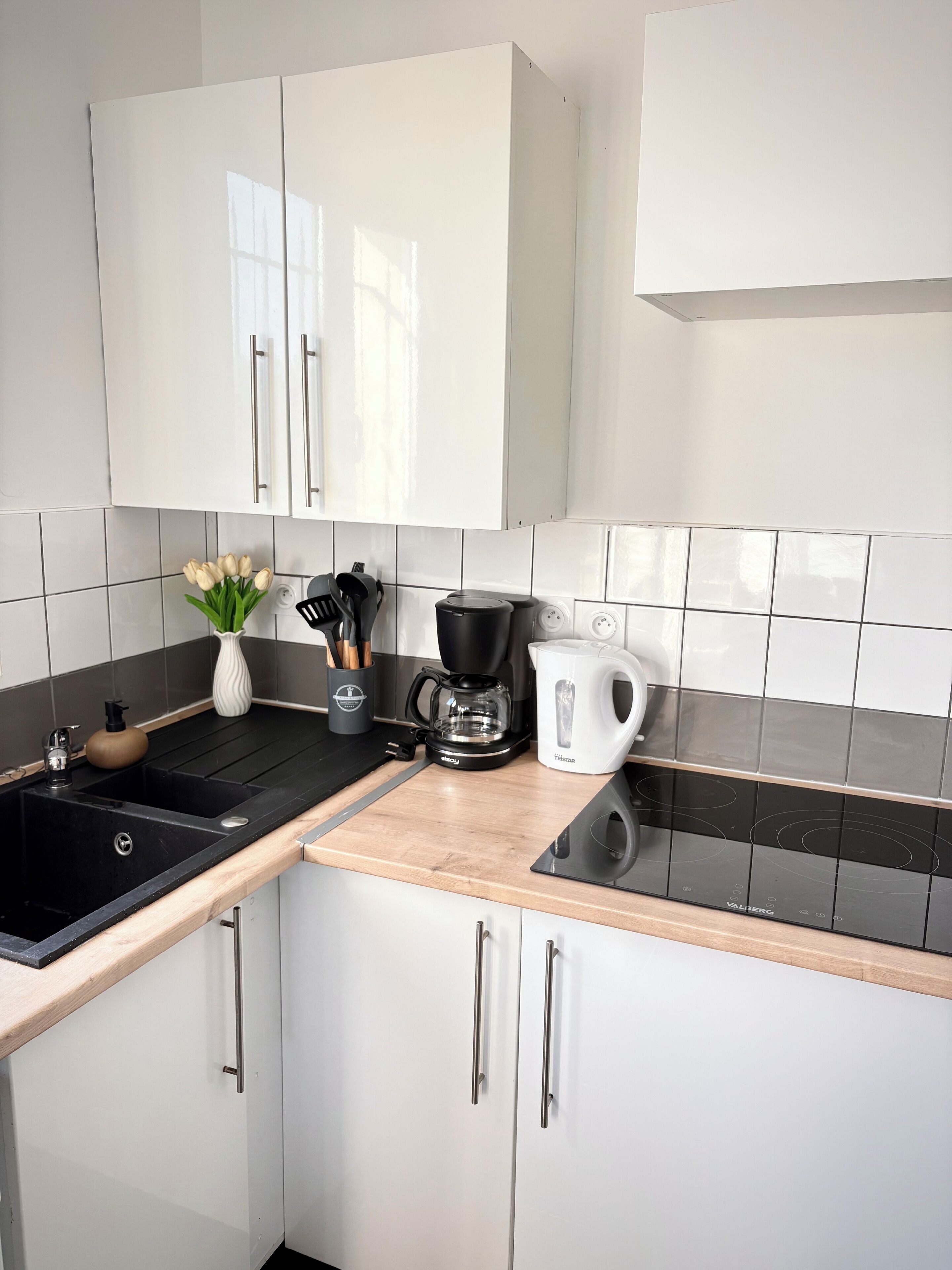 Refrigerador, microondas, horno, placa de cocina