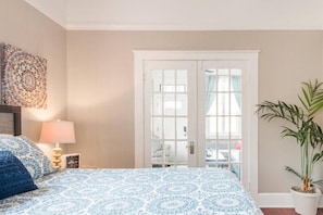 2 bedrooms, iron/ironing board, travel cot, free WiFi