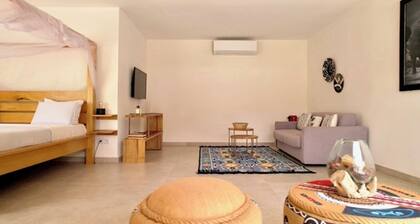 Independent suite in luxury guest house