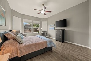 4 bedrooms, iron/ironing board, WiFi, bed sheets