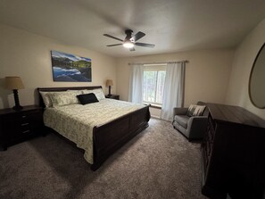 5 chambres, fer et planche à repasser, Wi-Fi, draps fournis