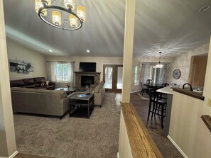 TV, fireplace