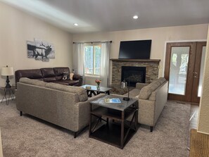 TV, fireplace