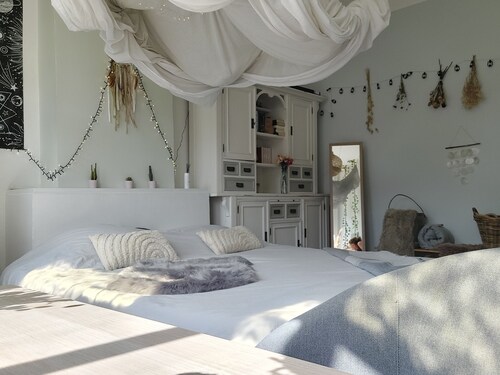 Historic townhouse with 5 bedrooms In Holland's oldest city center