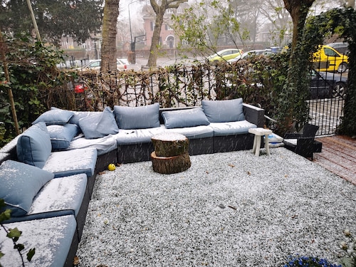 Historic townhouse with 5 bedrooms In Holland's oldest city center