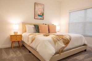 4 bedrooms, iron/ironing board, free WiFi, bed sheets