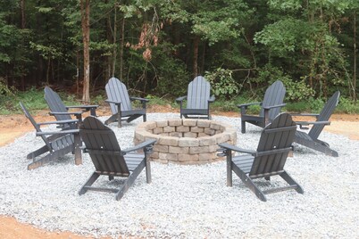 The Cozy Campfire Cabin – Your Peaceful Tennessee Escape