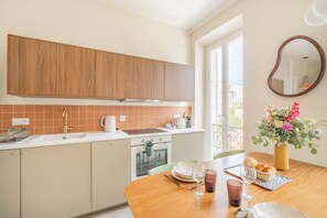 Fridge, microwave, oven, dishwasher