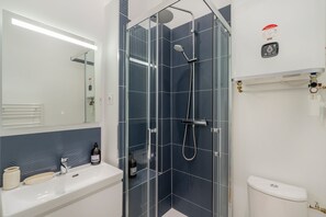 Hair dryer, towels