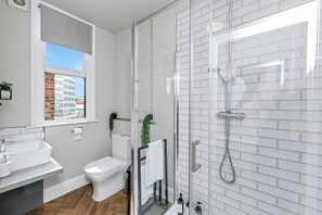 Apartment | Bathroom