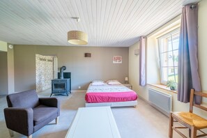 4 chambres, accès au Wi-Fi (inclus), literie fournie
