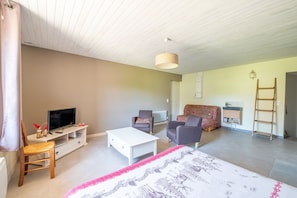 4 bedrooms, free WiFi, bed sheets