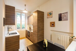 Fridge, microwave, oven, stovetop