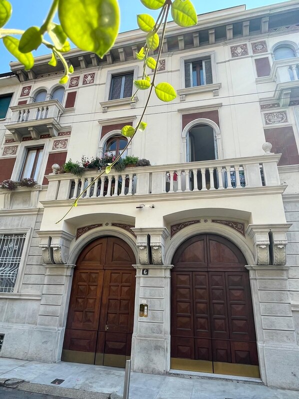 Exterior detail - Majella6 Nice and quiet home in Loreto by Hospity (Milan)