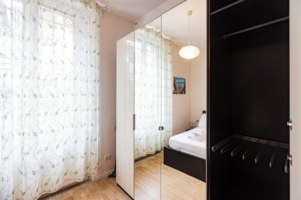 1 bedroom, iron/ironing board, free WiFi, bed sheets