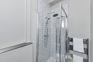 Apartment, 1 Double Bed with Sofa bed, Non Smoking, Kitchen | Bathroom | Shower, free toiletries, hair dryer, towels - Market Street Apartment 3A Flat 2 (Nottingham)