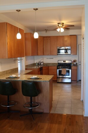 Mikrowelle, Ofen, Herdplatte, Geschirrspüler