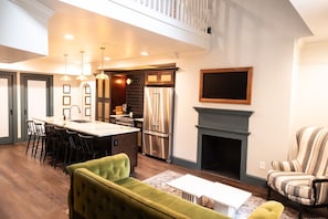 Superior Penthouse, City View | Living area